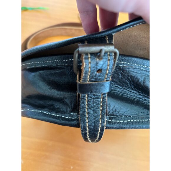 Vintage Handcrafted Black Leather Crossbody Bag With Embossed Design - Picture 15 of 16